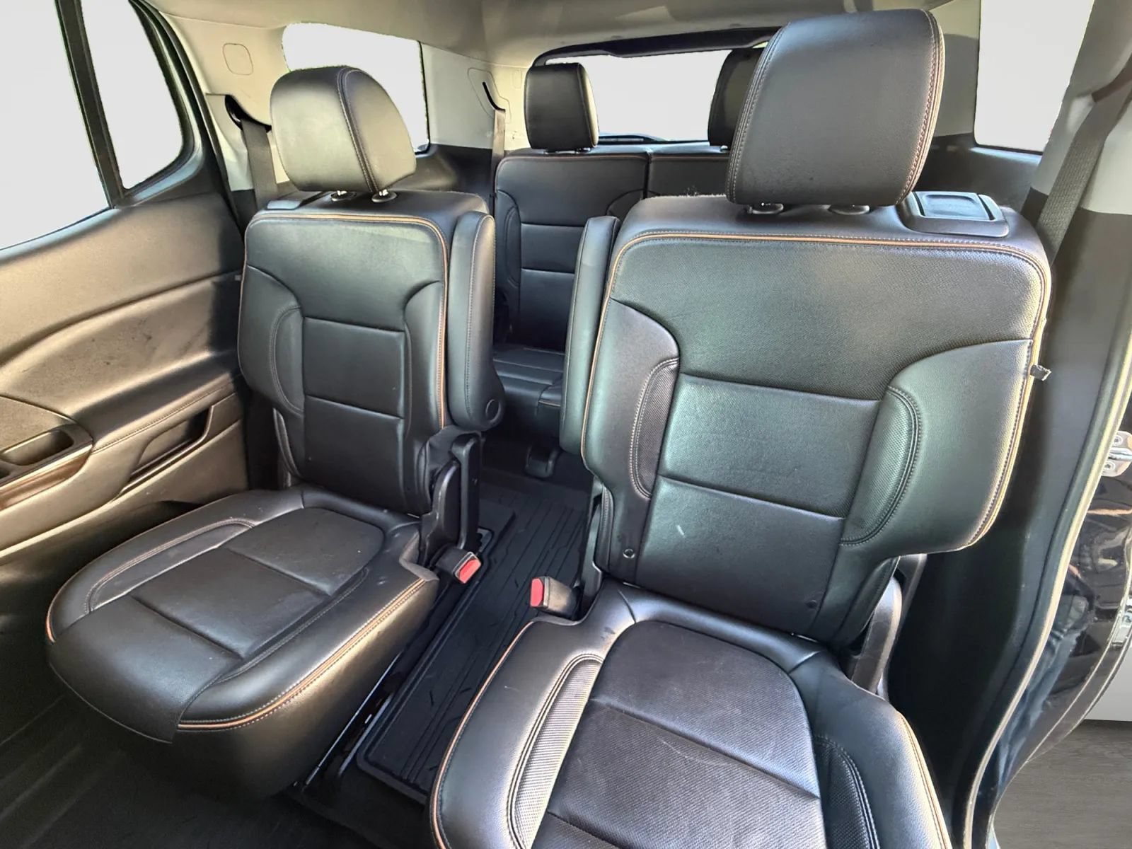 Used 2020 GMC Acadia AT4 w/ LPO, Floor Liner Package AWD/4WD image 15