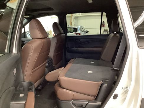 Used 2025 Honda Passport EX-L image 14