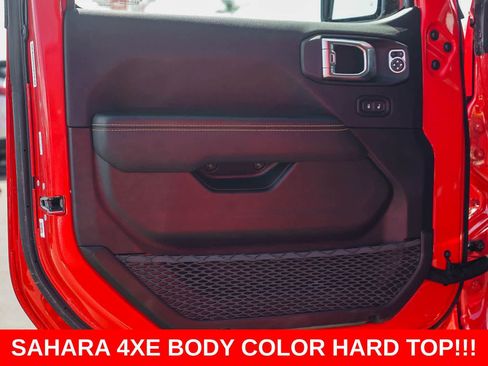 Used 2025 Jeep Wrangler Sahara w/ Safety Group image 17