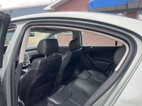 Used 2006 Volkswagen Passat 2.0T image 13