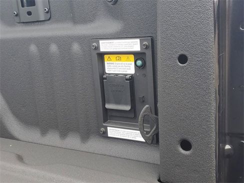 New 2025 Ford F250 Platinum w/ FX4 Off-Road Package image 7