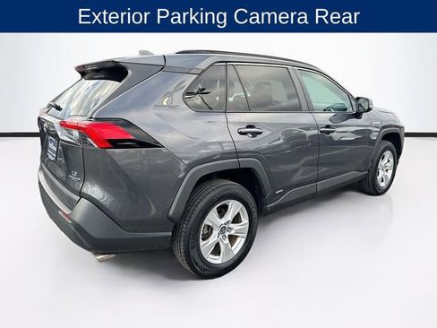 Used 2020 Toyota RAV4 LE image 8