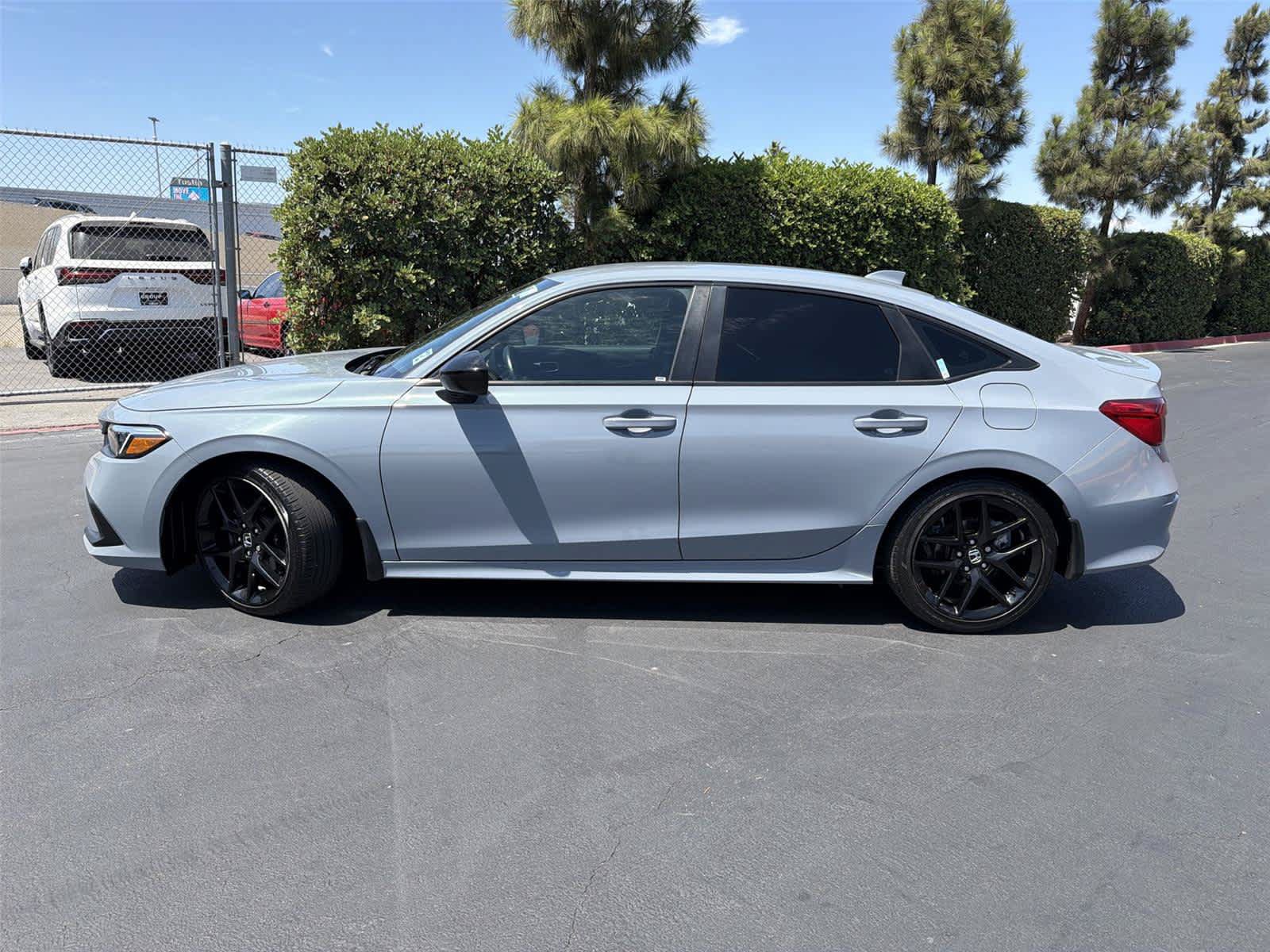 Used 2023 Honda Civic Sport image 3