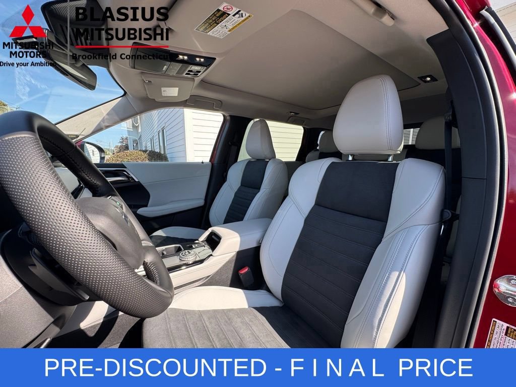 Used 2025 Mitsubishi Outlander SE AWD/4WD image 6