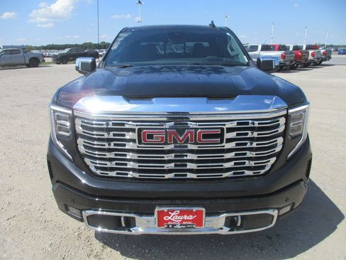 New 2026 GMC Sierra 1500 Denali w/ Denali Reserve Package AWD/4WD image 13