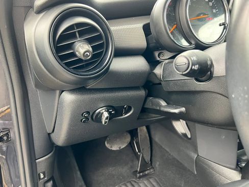 Used 2020 MINI Cooper 2-Door Hardtop FWD image 12