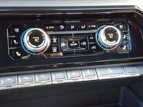 Used 2025 GMC Sierra 1500 AT4 image 18