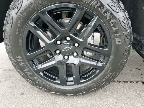 Used 2024 Chevrolet Silverado 1500 LT Trail Boss w/ LT Trail Boss Premium Package image 8