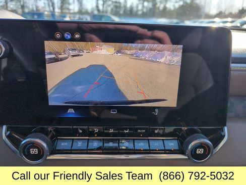 Used 2024 Chevrolet Colorado ZR2 w/ Safety Package image 23