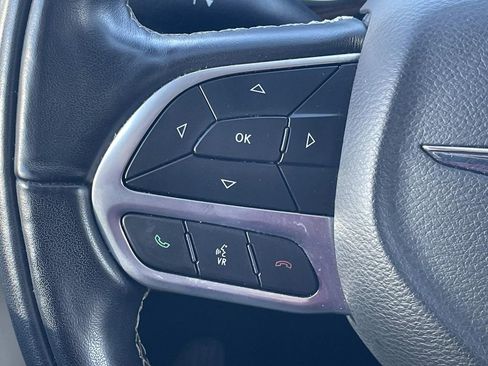 Used 2022 Chrysler Pacifica Limited image 31