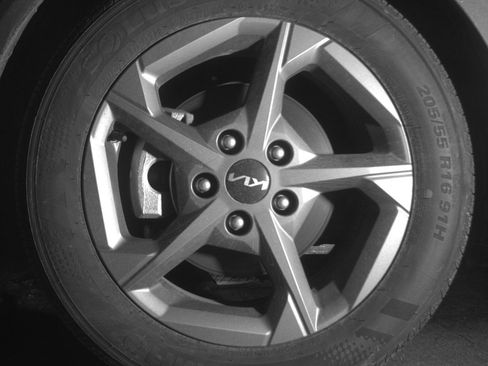 Used 2025 Kia K4 LXS image 12