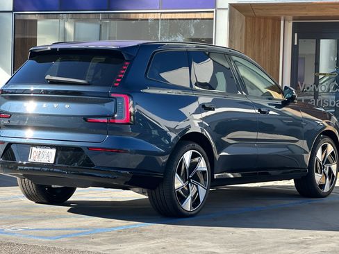 New 2025 Volvo EX90 Ultra image 5
