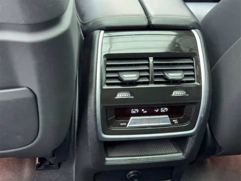 Used 2022 BMW X5 M50i image 44