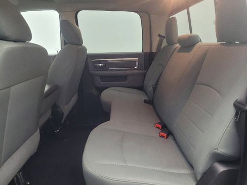 Used 2019 RAM 1500 Classic SLT RWD image 18