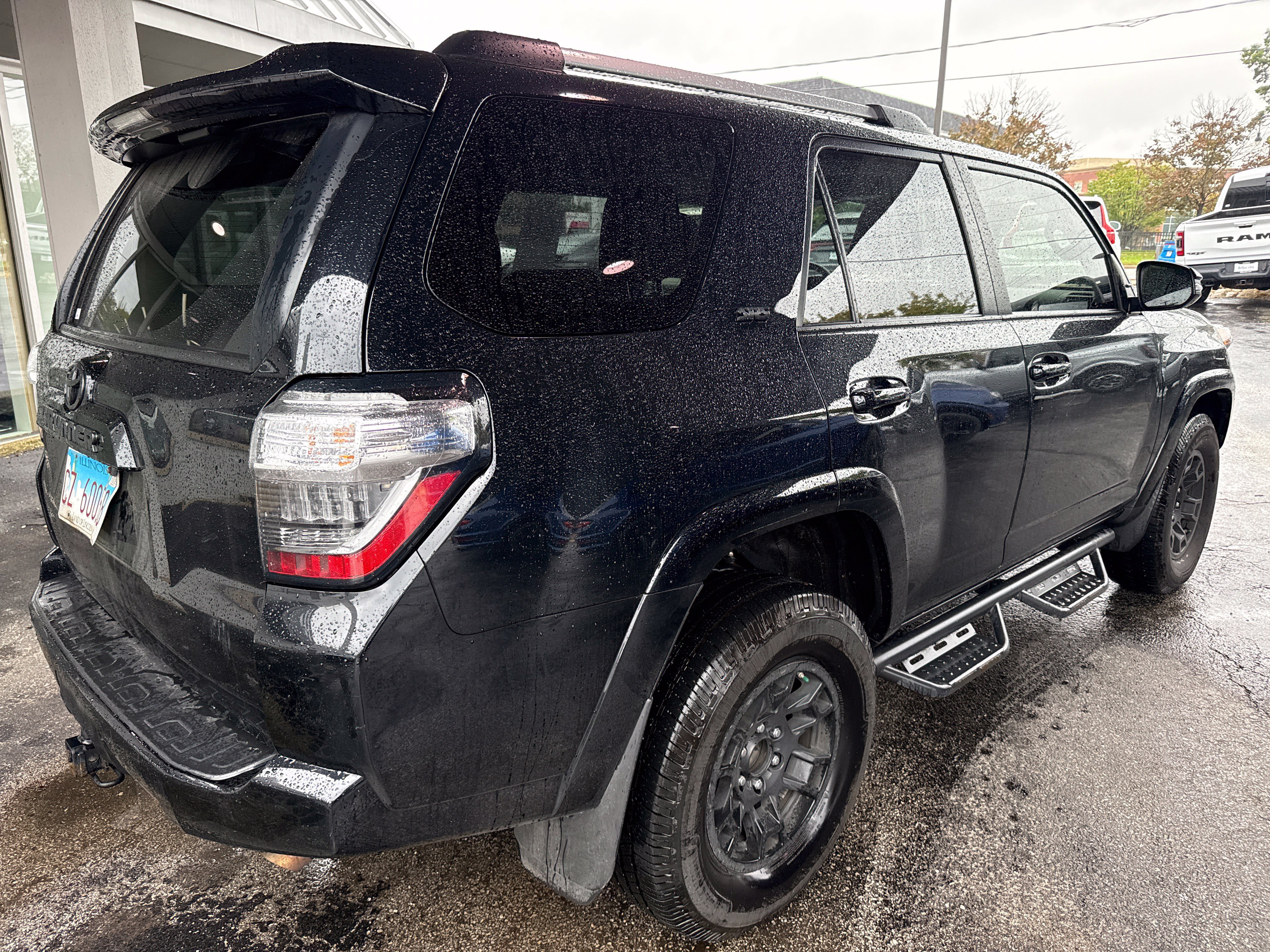 Used 2022 Toyota 4Runner SR5 Premium w/ Moonroof Package AWD/4WD image 5