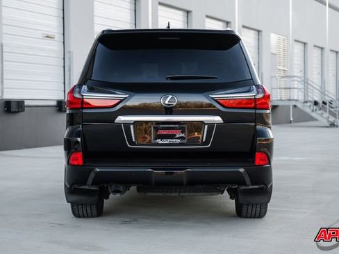 Used 2021 Lexus LX 570 4WD w/ Luxury Package image 15