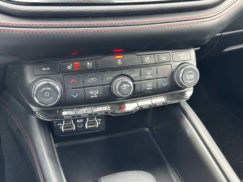 Used 2024 Dodge Durango GT image 34