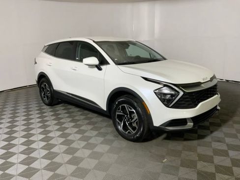 Used 2023 Kia Sportage LX AWD/4WD image 4
