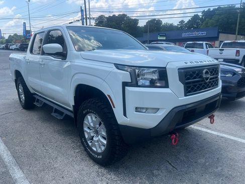 Used 2023 Nissan Frontier SV w/ SV Convenience Package AWD/4WD image 2