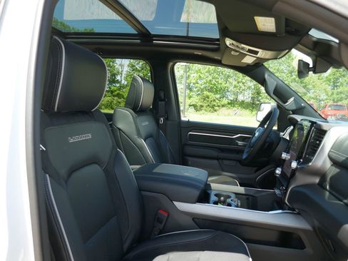 New 2026 RAM 1500 Laramie w/ Night Edition AWD/4WD image 9