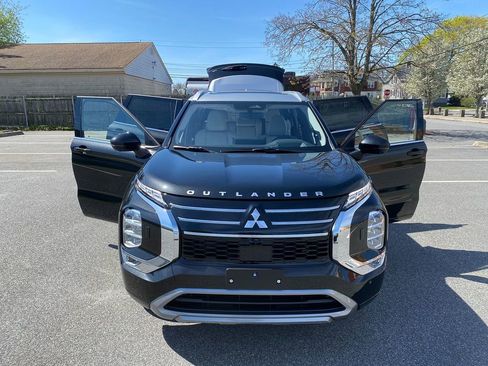 New 2025 Mitsubishi Outlander AWD image 32