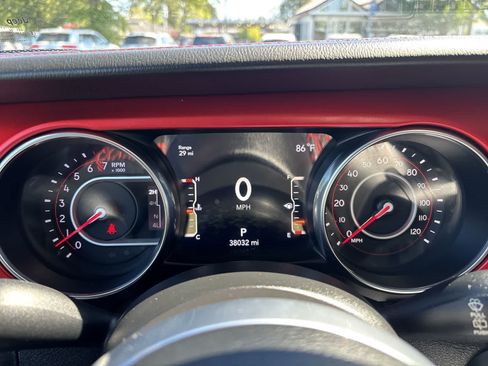 Used 2019 Jeep Wrangler Unlimited Rubicon AWD/4WD image 14