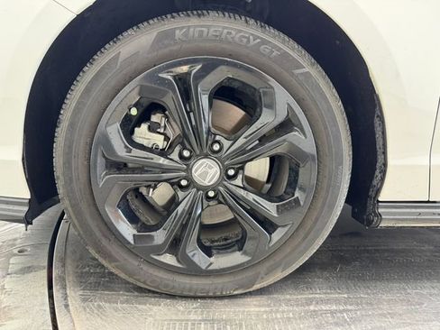 Used 2024 Honda Accord EX-L image 10