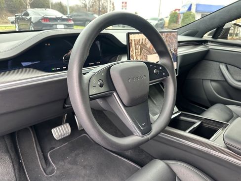 Used 2021 Tesla Model S Plaid image 9
