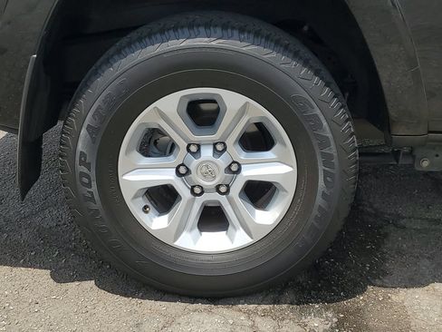 Used 2023 Toyota 4Runner SR5 Premium w/ Moonroof Package RWD image 7