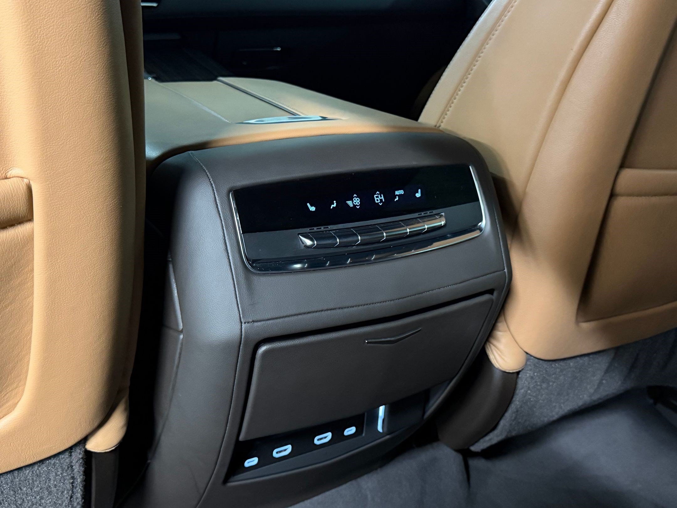 Used 2021 Cadillac Escalade ESV Premium Luxury w/ Driver Assist Tech Package AWD/4WD image 49