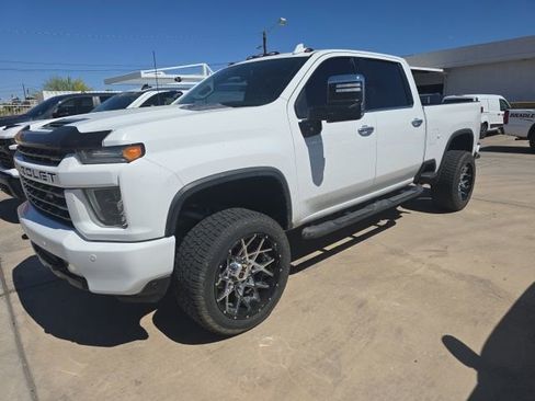 Used 2021 Chevrolet Silverado 2500 LTZ w/ LTZ Plus Package image 4
