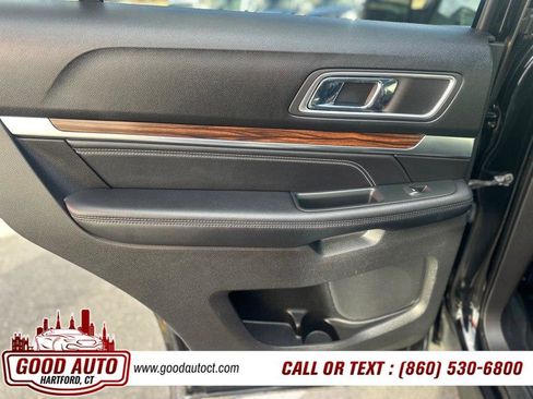 Used 2018 Ford Explorer Limited w/ Ford Safe & Smart Package image 7