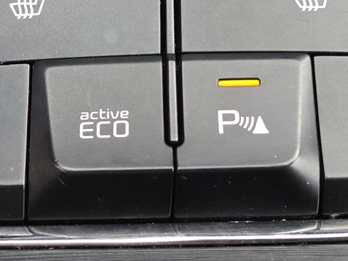 Used 2017 Kia Sedona LX w/ LX Essentials Premium Package image 8