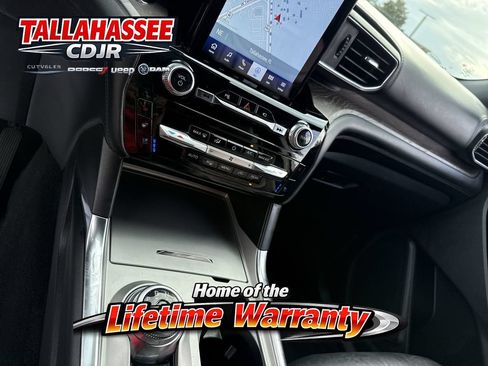 Used 2023 Ford Explorer Platinum w/ Technology Package AWD/4WD image 23