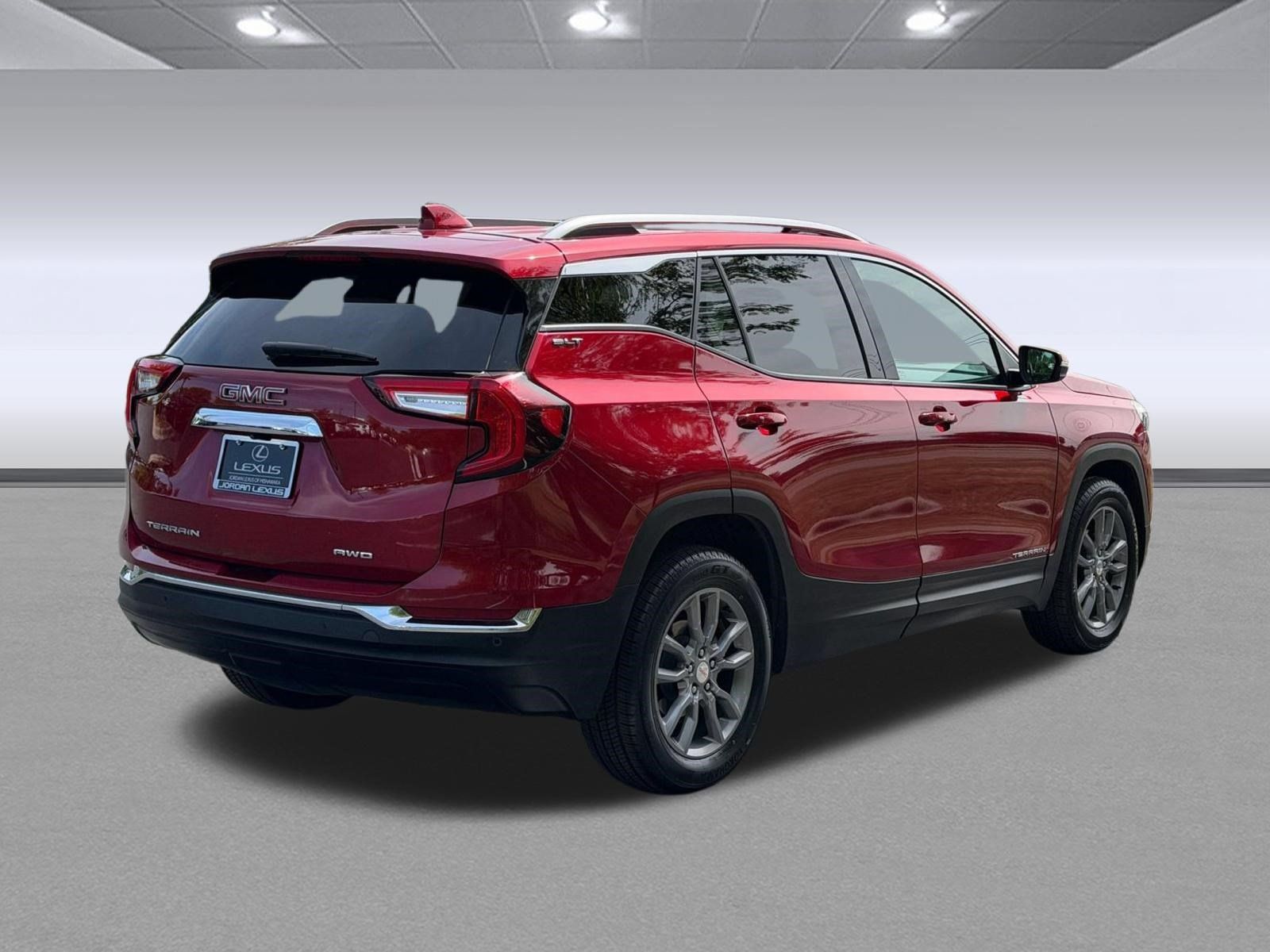 Used 2024 GMC Terrain SLT w/ Infotainment Package II AWD/4WD image 9
