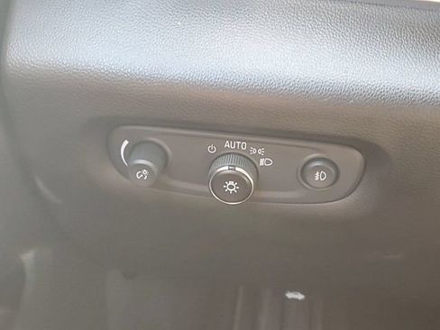 Certified 2021 Chevrolet Traverse LT FWD image 19