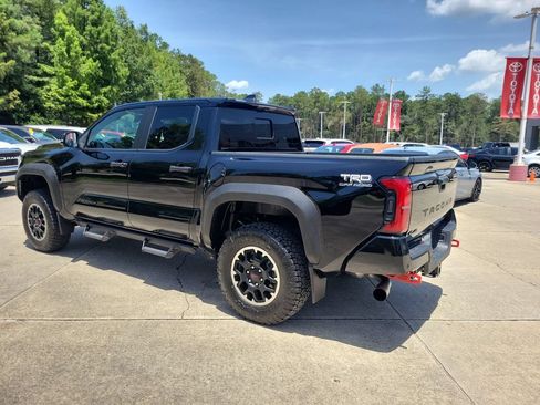 Used 2024 Toyota Tacoma TRD Off-Road w/ TRD Off Road Premium Package AWD/4WD image 3