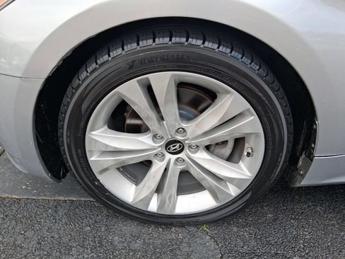 Used 2010 Hyundai Genesis 2.0T RWD image 20