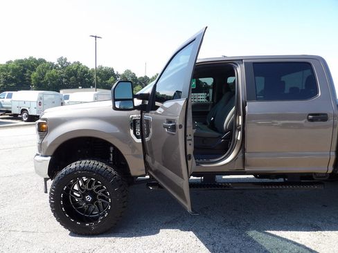 Used 2021 Ford F250 XL w/ STX Appearance Package AWD/4WD image 13