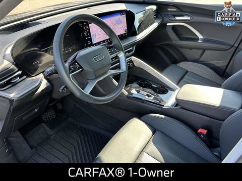 Used 2025 Audi Q5 Premium Plus w/ Premium Plus AWD/4WD image 2