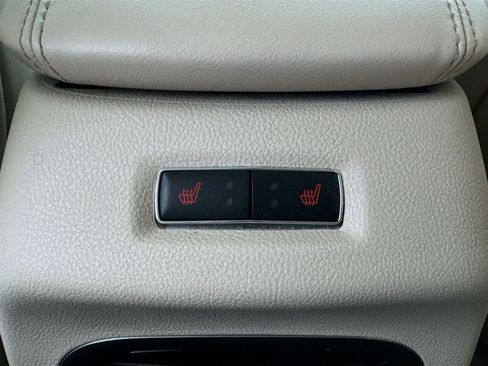 Used 2019 Lincoln MKC Reserve w/ MKC Technology Package FWD image 17