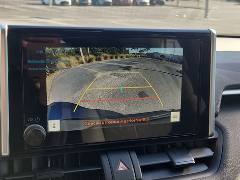 Used 2025 Toyota RAV4 XLE image 24