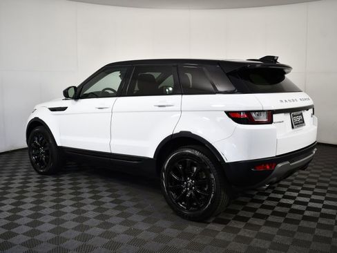 Used 2019 Land Rover Range Rover Evoque SE Premium image 10