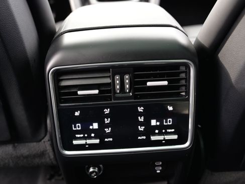 Certified 2022 Porsche Cayenne E-Hybrid image 29