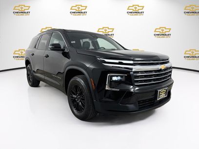 Used 2025 Chevrolet Traverse LT