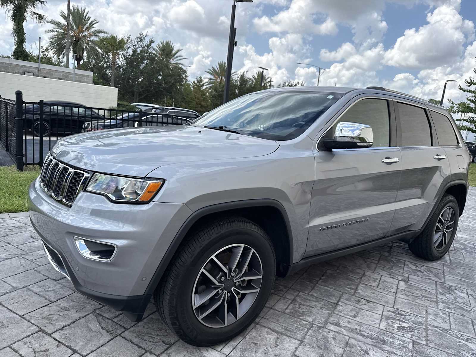 Used 2020 Jeep Grand Cherokee Limited RWD image 8
