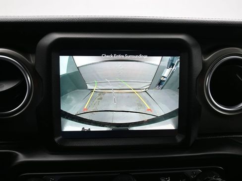 Certified 2022 Jeep Wrangler Unlimited Sahara AWD/4WD image 26