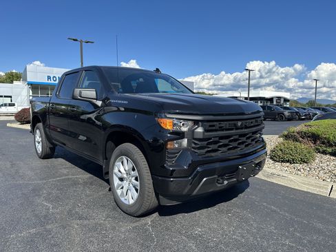 New 2026 Chevrolet Silverado 1500 Custom image 3