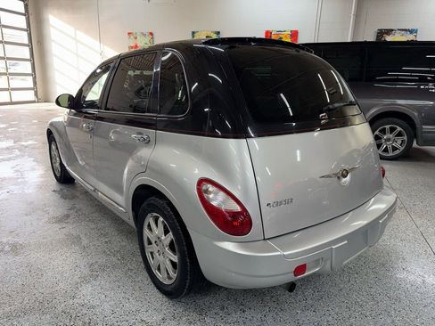 Used 2010 Chrysler PT Cruiser Classic w/ PT Cruiser Couture Edition image 3