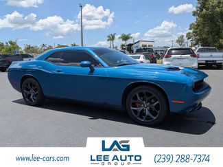 Used 2020 Dodge Challenger SXT w/ Blacktop Package RWD video 1